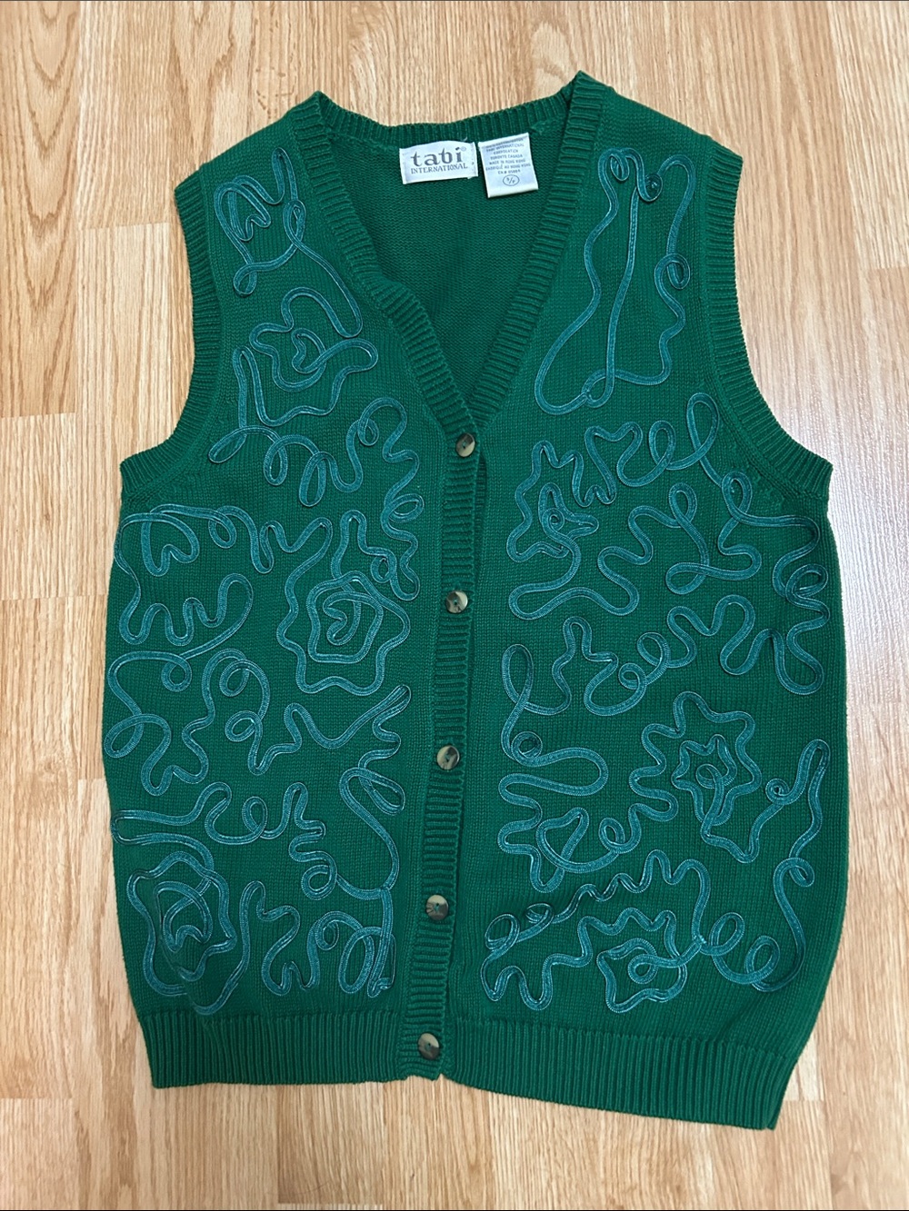 Tabi Emerald Green Embroidered V-Neck Sweater Vest